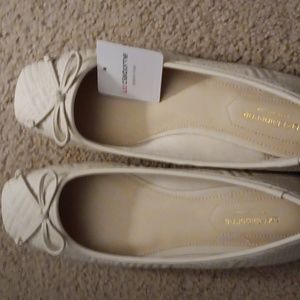 Liz Claiborne memory foam slip on lady shoes size 7 5
